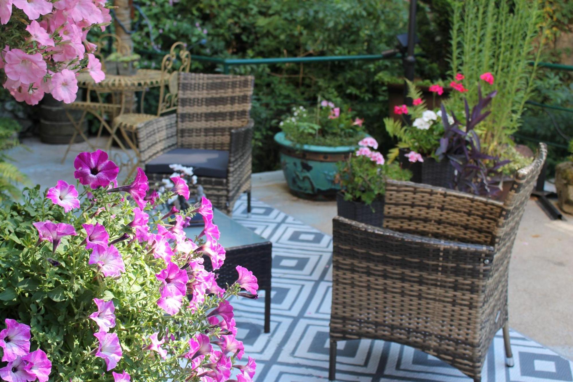 Olliergues Studio Malou, Cuisine, Salle D'Eau, Terrasse Amenagee מראה חיצוני תמונה