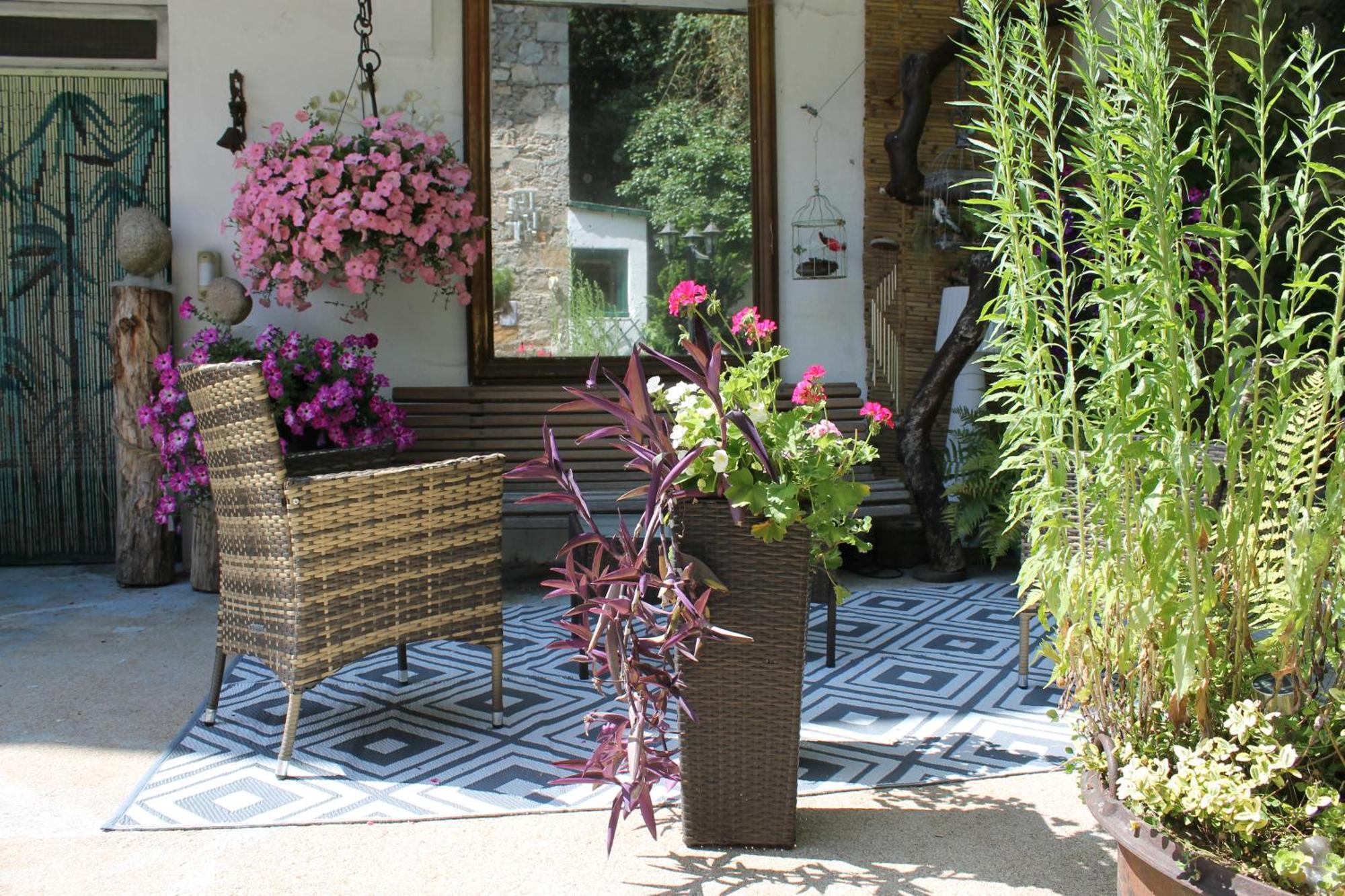 Olliergues Studio Malou, Cuisine, Salle D'Eau, Terrasse Amenagee מראה חיצוני תמונה
