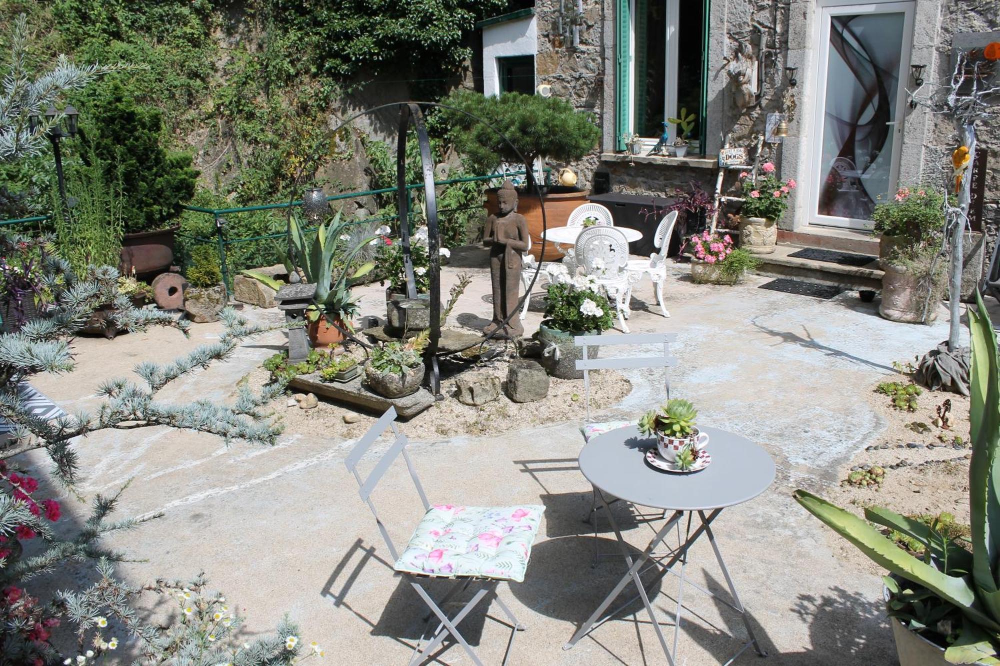 Olliergues Studio Malou, Cuisine, Salle D'Eau, Terrasse Amenagee מראה חיצוני תמונה