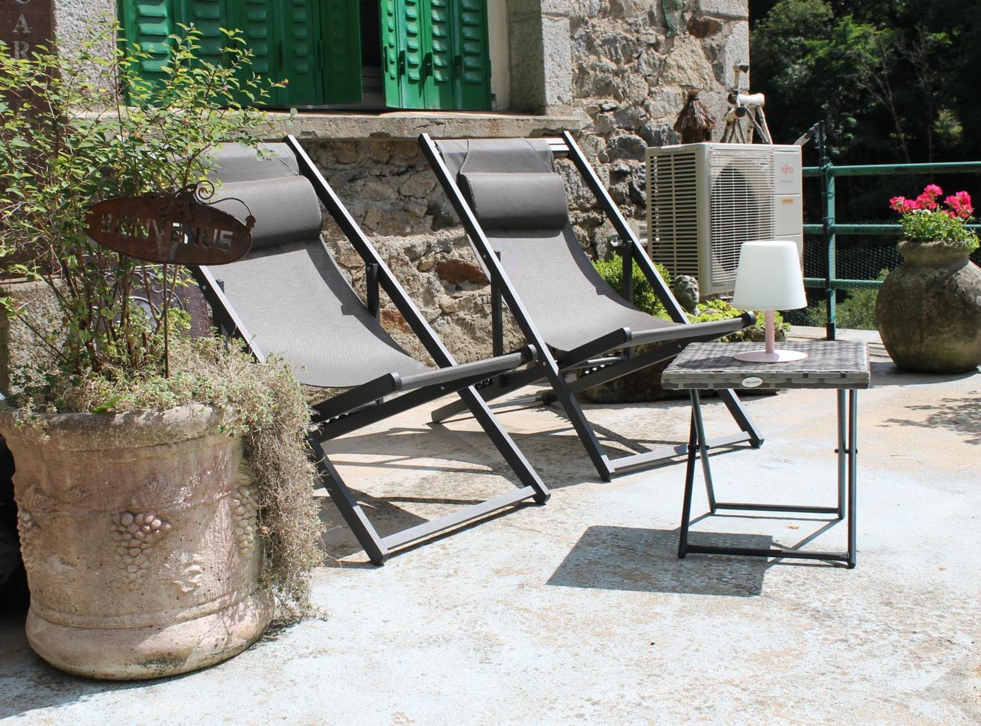 Olliergues Studio Malou, Cuisine, Salle D'Eau, Terrasse Amenagee מראה חיצוני תמונה