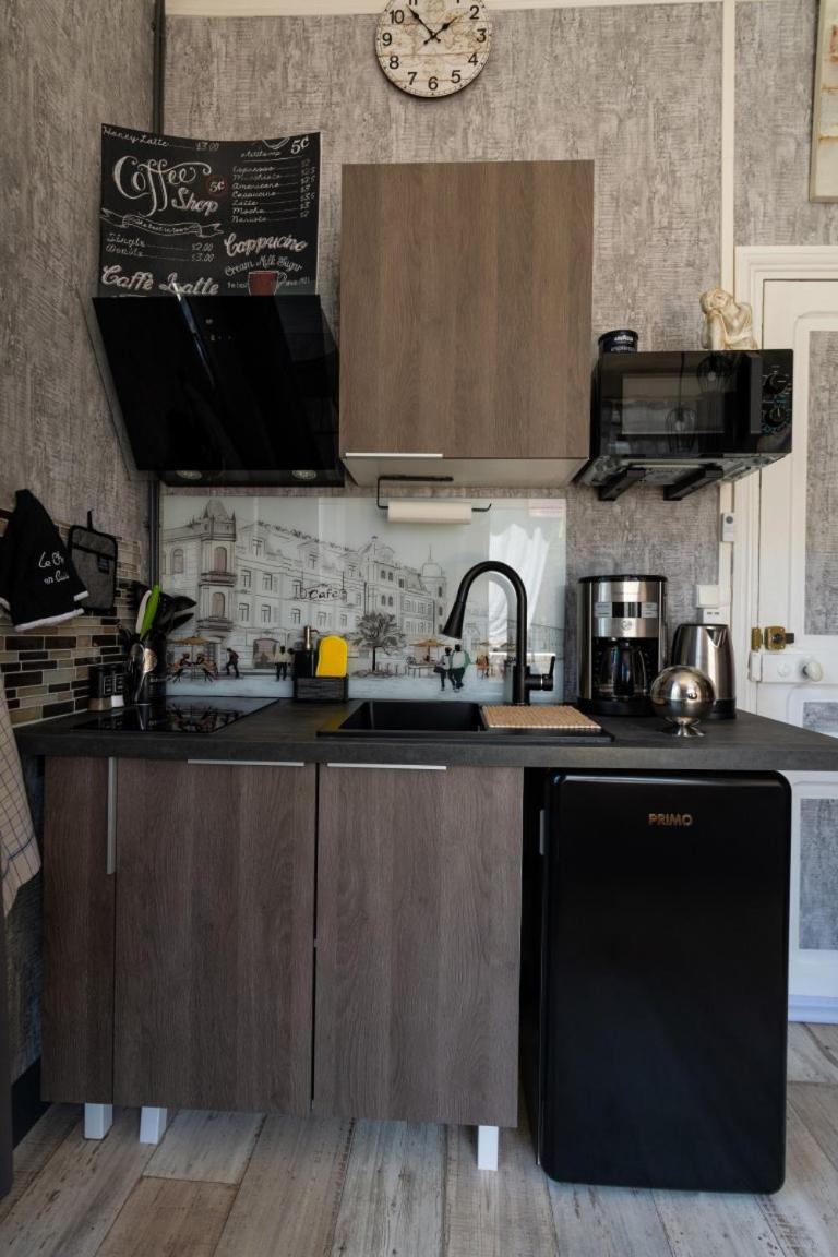 Olliergues Studio Malou, Cuisine, Salle D'Eau, Terrasse Amenagee מראה חיצוני תמונה