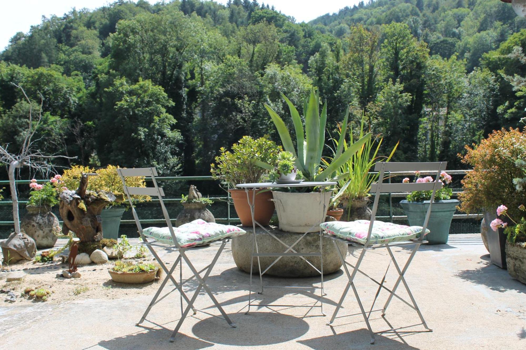 Olliergues Studio Malou, Cuisine, Salle D'Eau, Terrasse Amenagee מראה חיצוני תמונה